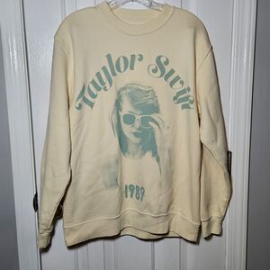 Taylor Swift 1989 Taylor's Version Crew Neck Sweater Small